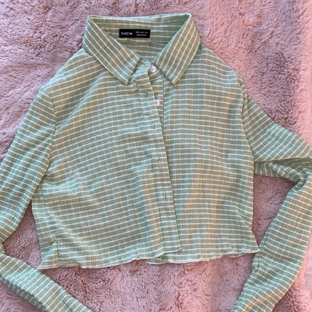 Long sleeve, button up